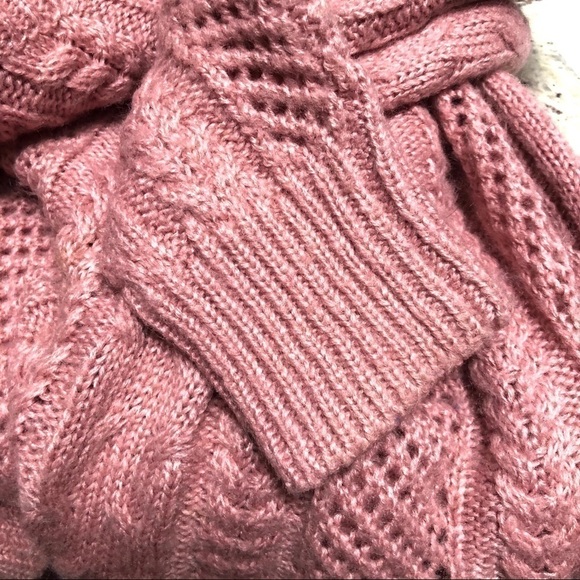 John + Jenn Oversized Cable Knit Sweater in Blush Pink Size S/P - Picture 9 of 9